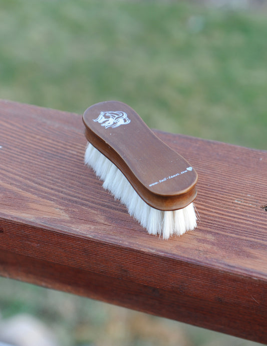 W425 Small Goat Hair Face Brush